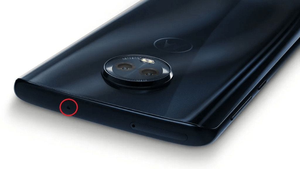 Orificio situado en la parte superior de nuestro smartphone.