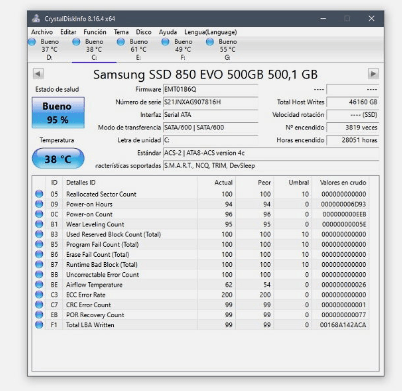 Información sobre nuestro SSD, ofrecida por la aplicación CrystalDiskInfo.