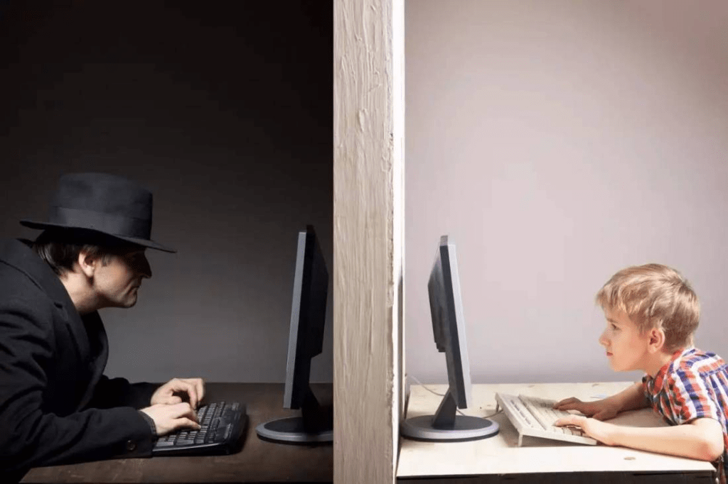 Con frecuencia, los menores desconocen quien está al otro lado, en Internet.