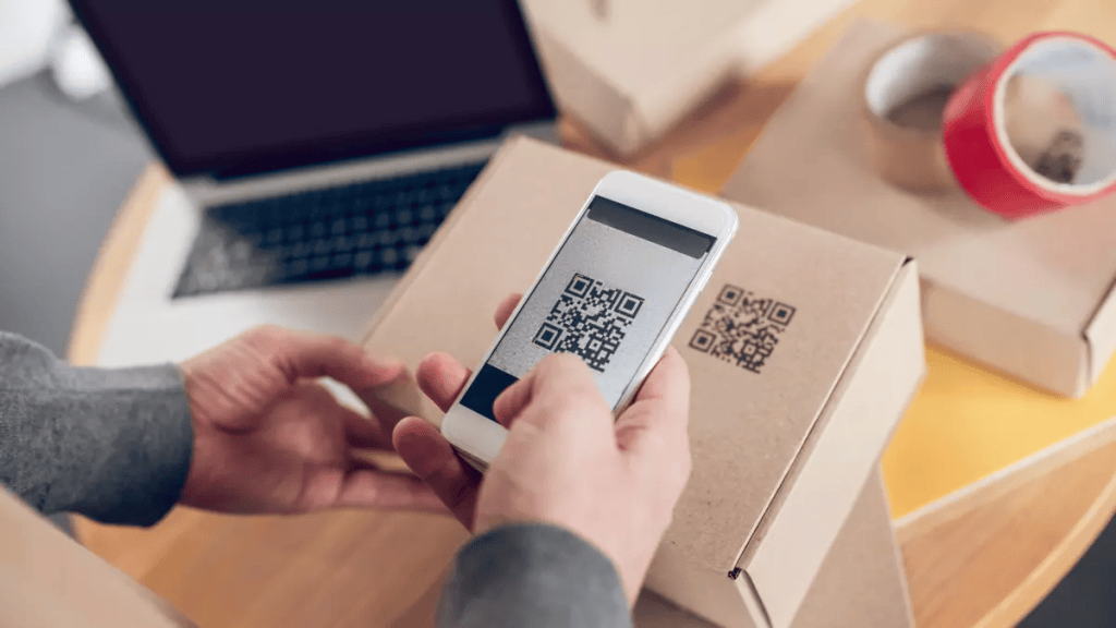 Escaneo del código QR de un producto.